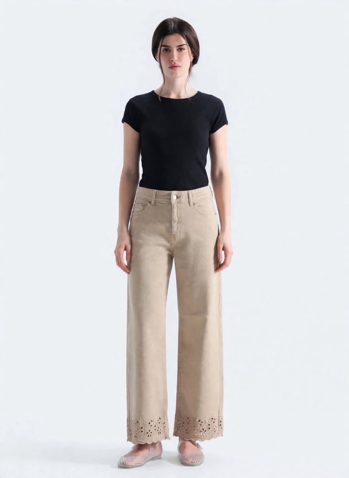 Lace Hem Wide-Leg Jeans
