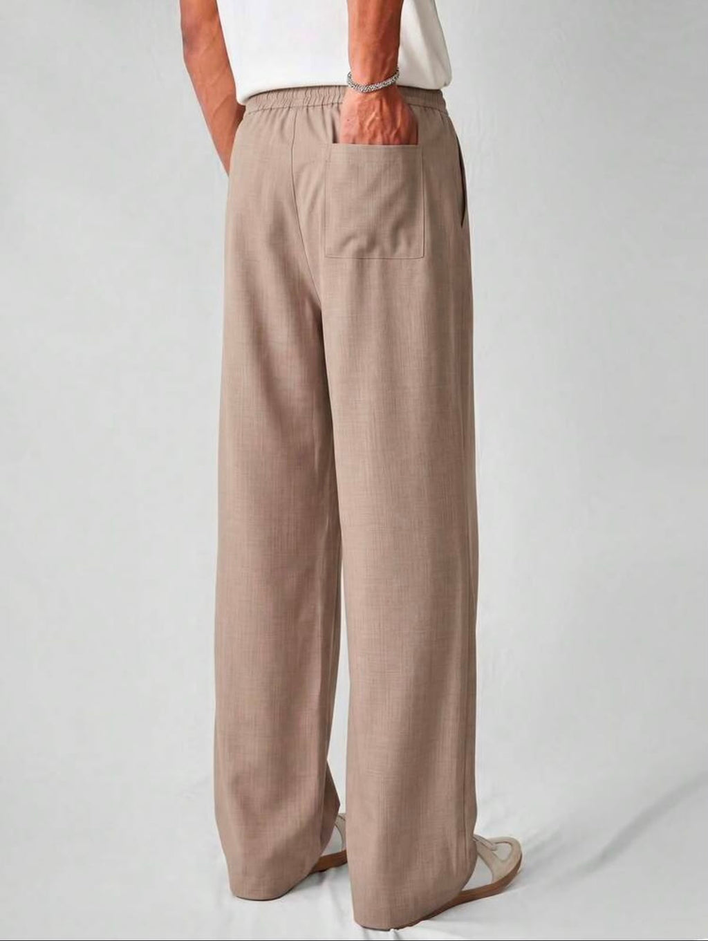 The Classic Linen Trouser
