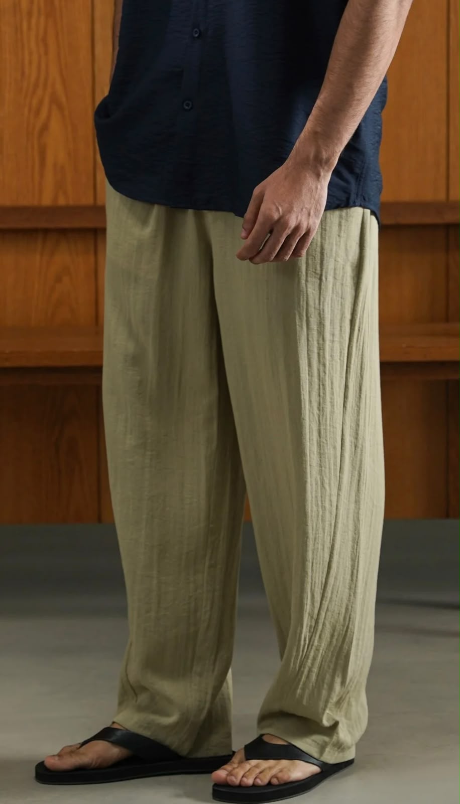 The Classic Linen Trouser